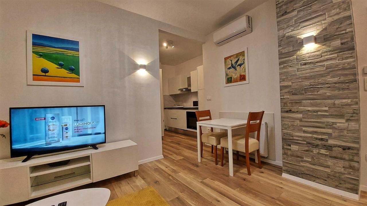 Apartments Square Zagabria Esterno foto